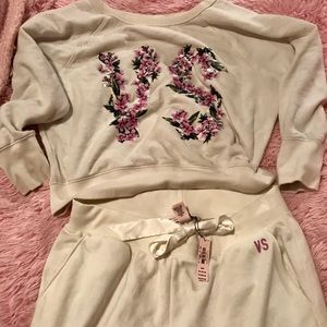 Victoria’s Secret Matching Sweats and Topa